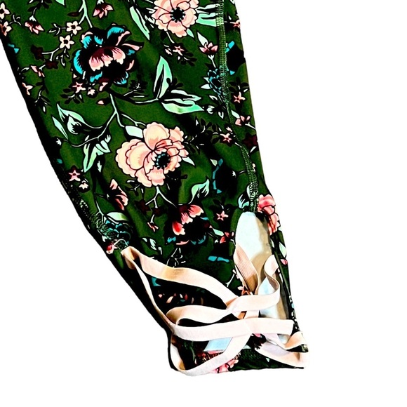 Women’s Old Navy Active Go Dry Floral Leggings Size XL - Picture 2 of 5